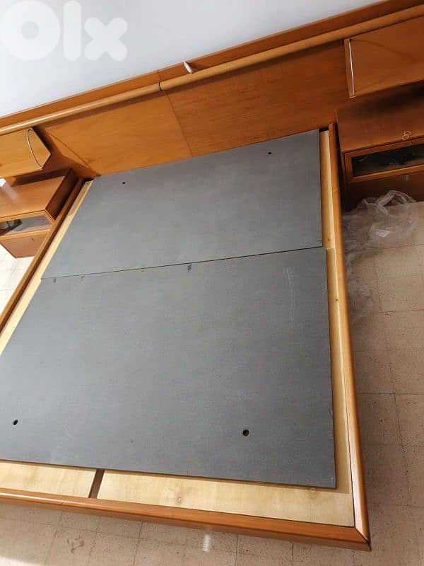 تخت مجوز مع كومنيدن 2فرش فوما ورفوف 7