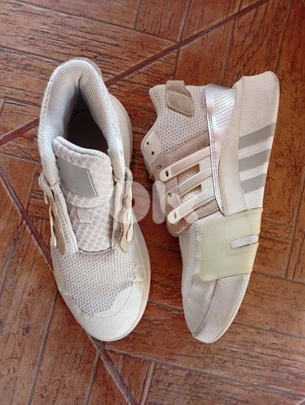 حذاء اديداس 2