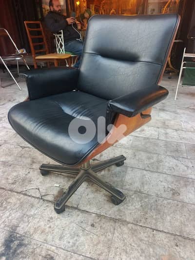 كرسي مكتب مميزة ايطالية انتيك من الروائع