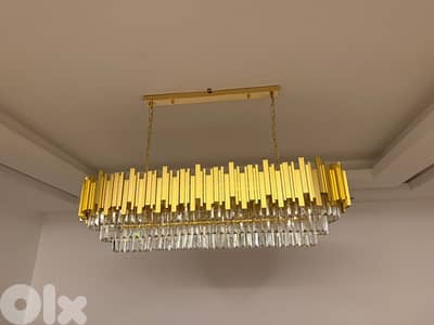 ثريات عدد ٢ غير مستعملة للبيع للتواصل واتساب 70759973