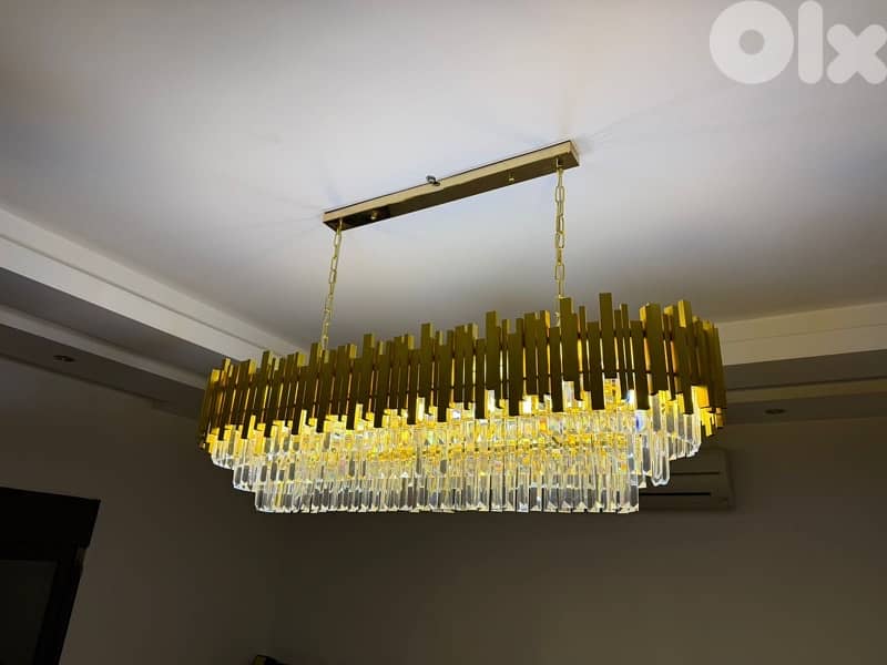 ثريات عدد ٢ غير مستعملة للبيع للتواصل واتساب 70759973 1