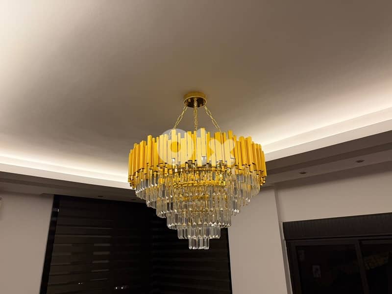 ثريات عدد ٢ غير مستعملة للبيع للتواصل واتساب 70759973 2