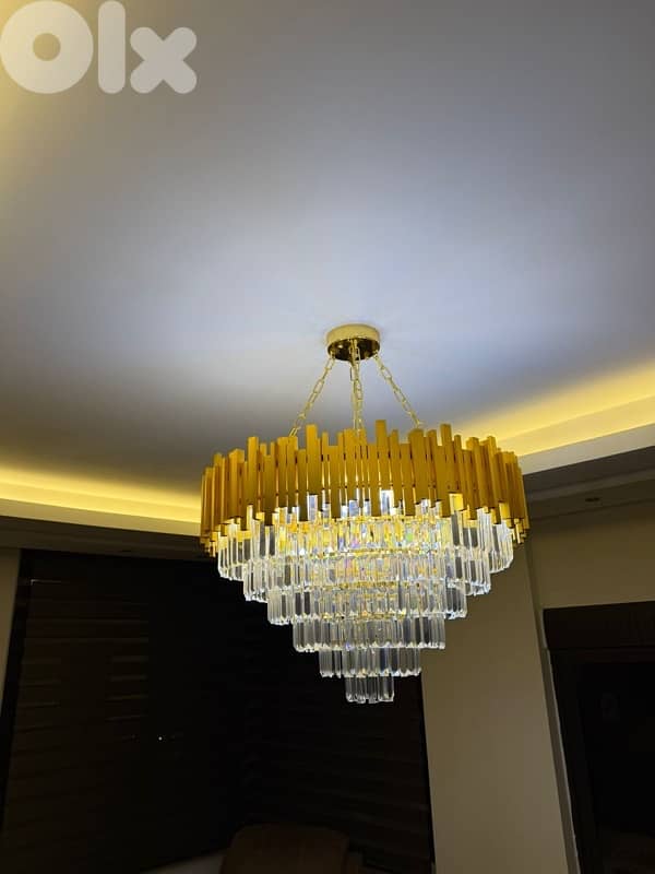 ثريات عدد ٢ غير مستعملة للبيع للتواصل واتساب 70759973 3