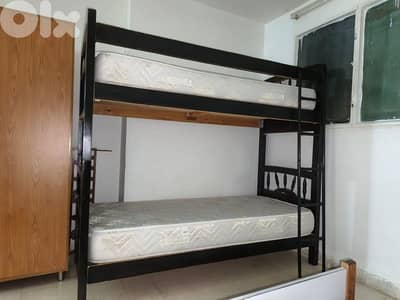 تختين خشب زين مع فرش