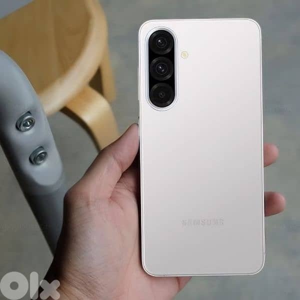 Samsung A56 - 5G - 256/8 gb white, in excellent condition,  with box 1