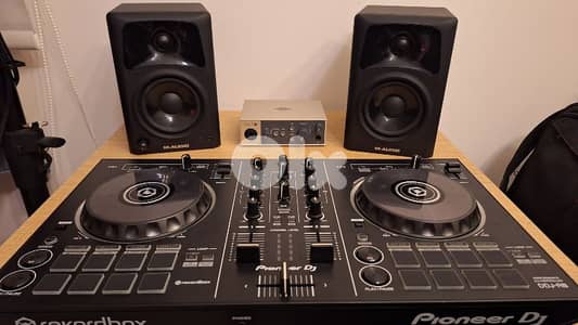 studio monitors+sound card+dj controller