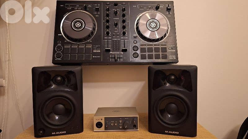 studio monitors+sound card+dj controller 1