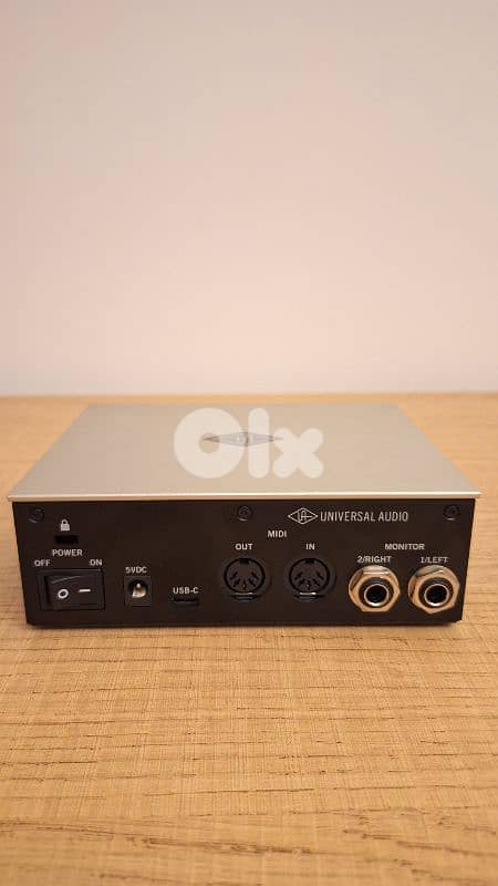 studio monitors+sound card+dj controller 3