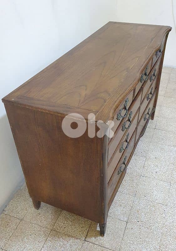 vintage French Provincial style nine-drawer dresser oldis like new 90$ 5
