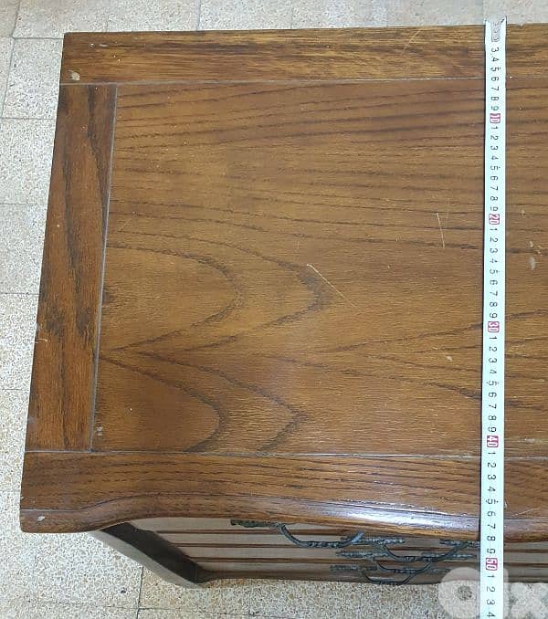 vintage French Provincial style nine-drawer dresser oldis like new 90$ 9