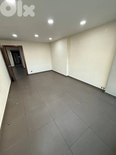 100 Sqm Office for rent in Jdeideh | مكتب للايجار في الجديدة