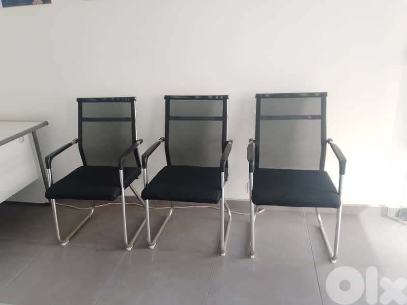 مكاتب مع كراسي للبيع 3