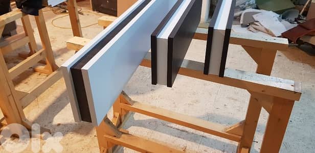 رفوف للديكور جوزي غامق و ابيض