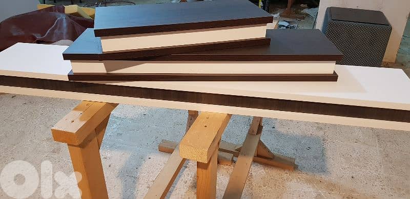 رفوف للديكور جوزي غامق و ابيض 1