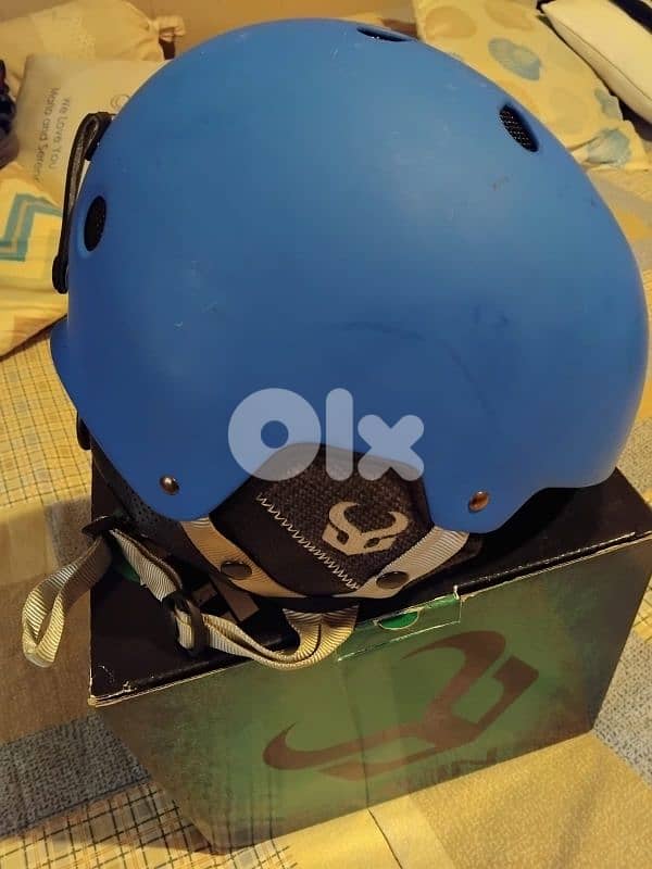 Skiing costume with helmet age 14-16 size M 6