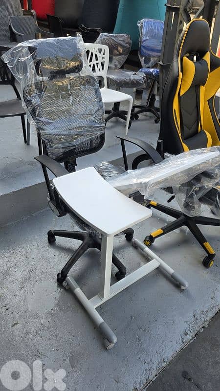 Laptop table طاولة متحركة 1