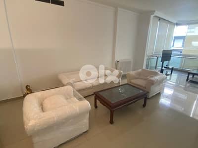 Badaro/ Spacious Luxury Apartment for Rent - بدارو/ شقة فاخرة  للإيجار