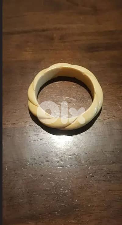 أسواره للجادين فثط