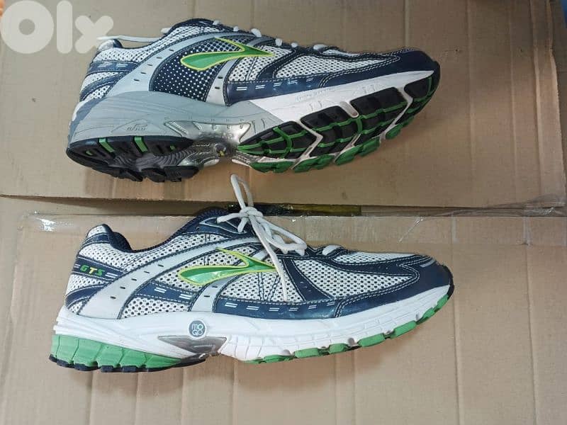 Brooks shoes size 48.5 2