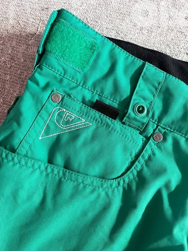 QUIKSILVER ski pant original in tag 6