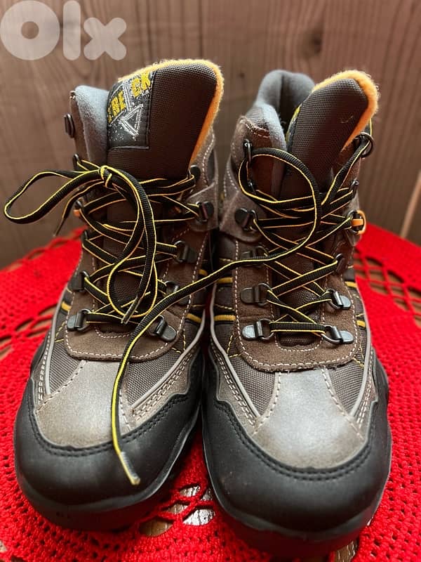water proof Hiking shoes new in tag 2