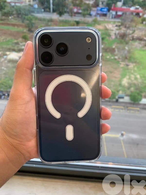 تلفون ماركة أيفون 17promax معو أغراضو ول علبة شبه جديد السعر 200$ 6