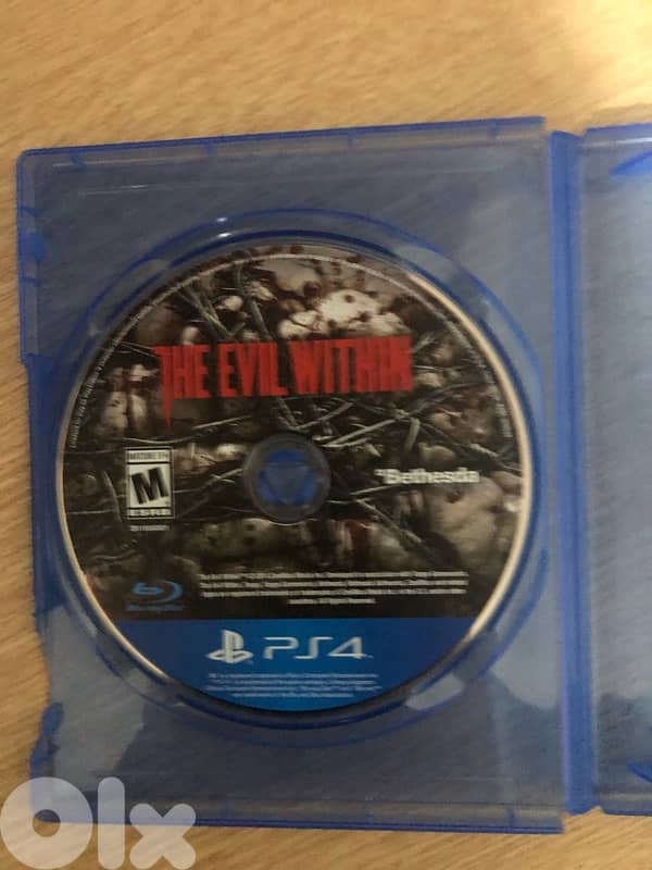 playstation4 for sale with 7 cds and 3 controlr (price can be lowered) 5