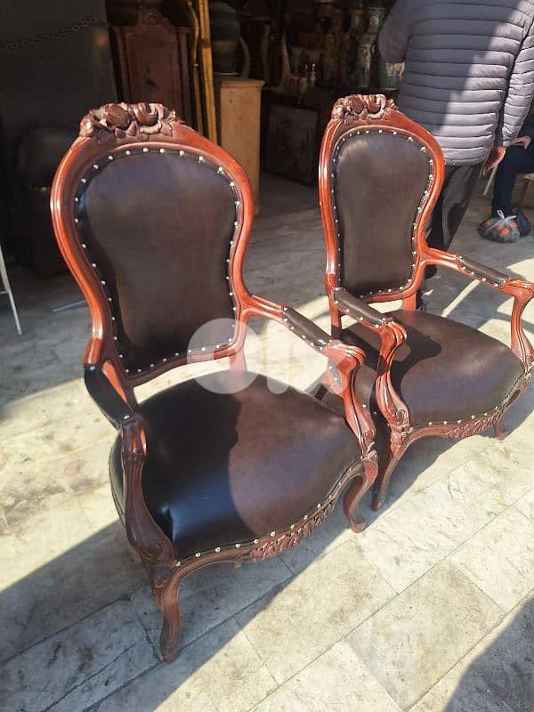 كنب فوتوي عدد٢ ايطالي جلد مميز رائع جدا 3