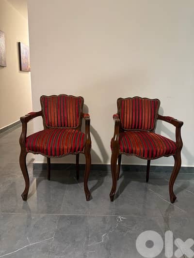 2 Louis 15 chairs