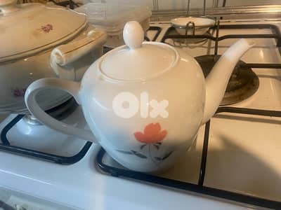 Vintage tureen & kettle