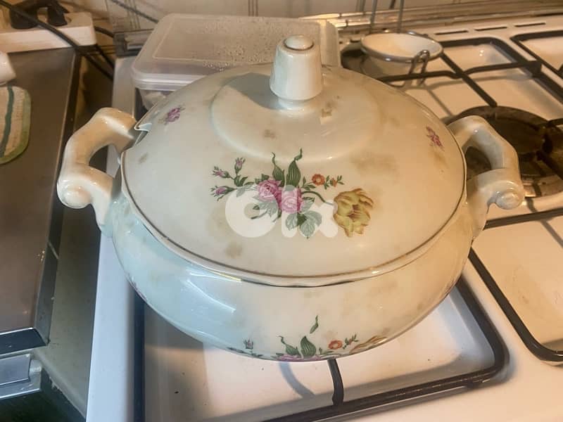Vintage tureen & kettle 1