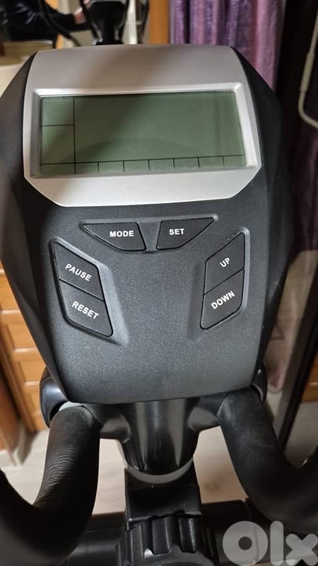 barely used elliptical 2