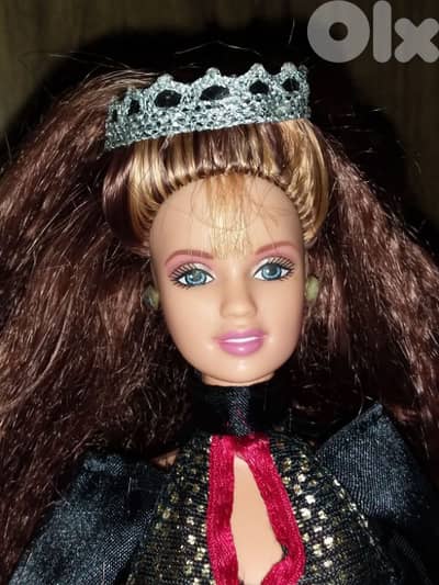 VERY VELVET TERESA Mattel 98 great doll in a similar dress+crown+shoes