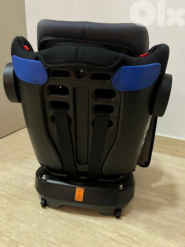 car seat stage 2 (2 pcs available) 1