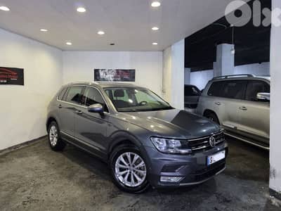 2017 Volkswagen Tiguan SE Grey/Black 89000 Km Comoany Source 1 Owner