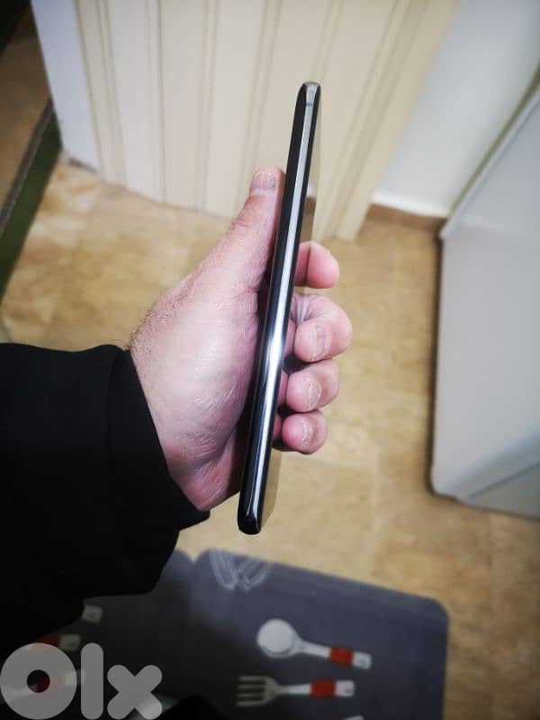 Samsung Galaxy S20 Ultra 5G ( 24Gb Ram and 256 GB Memory) New 7