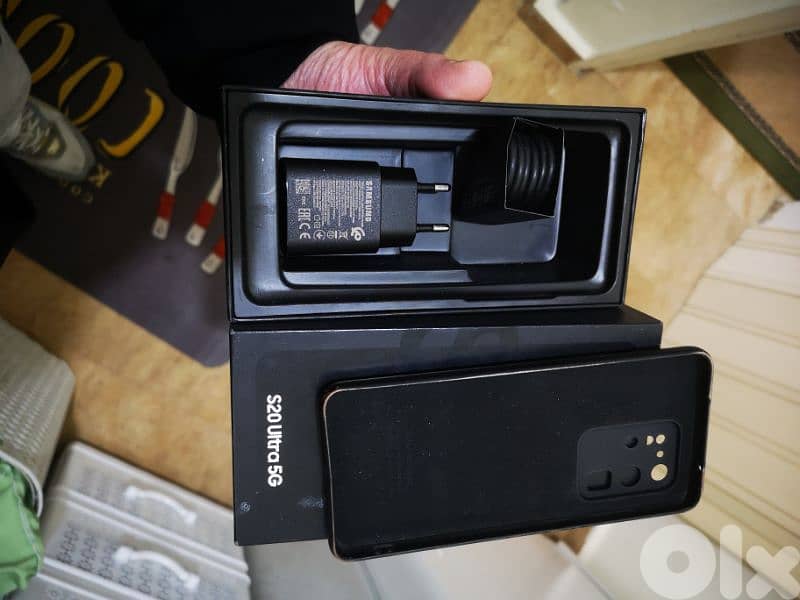 Samsung Galaxy S20 Ultra 5G ( 24Gb Ram and 256 GB Memory) New 11