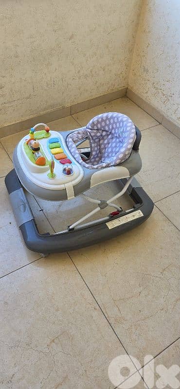 مشاية أطفال مع 6 وظائف 2