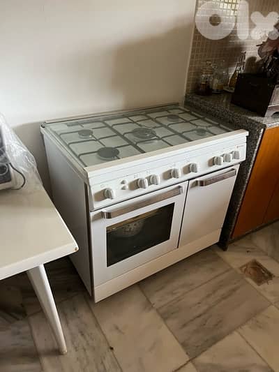 Tecnogas freestanding gas cooker.