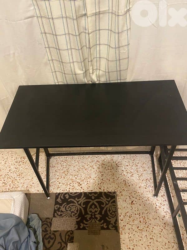 تخت حديد مع طاولة 200$ 2