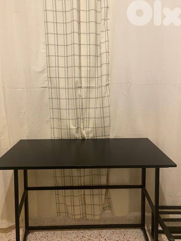 تخت حديد مع طاولة 200$ 3