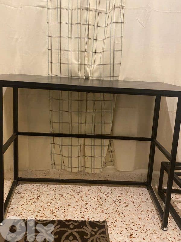 تخت حديد مع طاولة 200$ 4