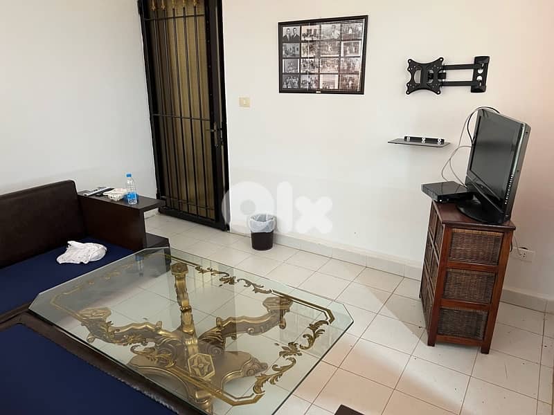 l-shape sofa WITH CUSHIONS and coffee table 6