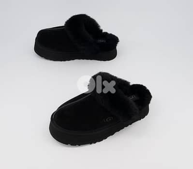 UGG slippers (new)