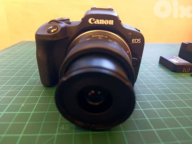 Canon EOS R100 Mirrorless Camera with 18-45mm Lens + 2 Batteries 2
