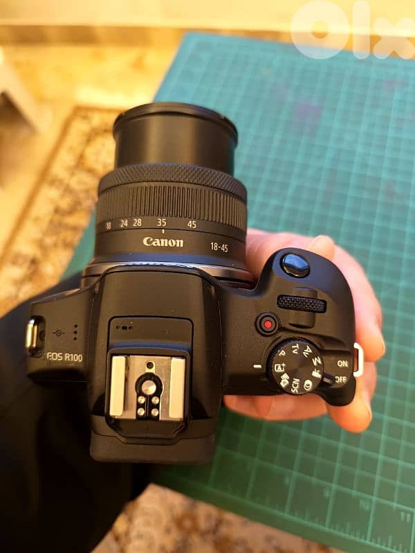 Canon EOS R100 Mirrorless Camera with 18-45mm Lens + 2 Batteries 3