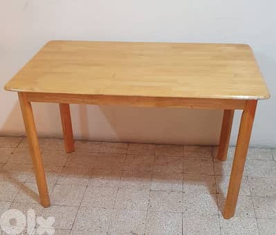 طاولة خشب ٢٠ كيلو  طول ١٢٠ و عرض ٧٥ وارتفاع ٧٥ عتيق  مرتبة وثقيل بيروت