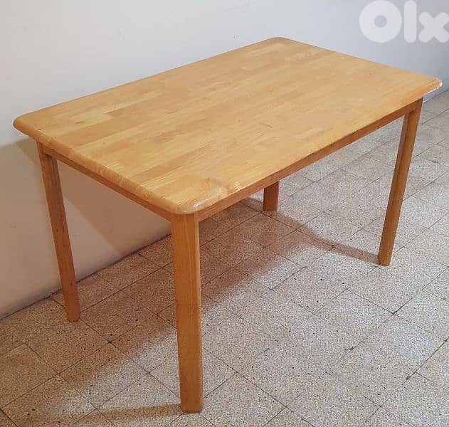 طاولة خشب ٢٠ كيلو  طول ١٢٠ و عرض ٧٥ وارتفاع ٧٥ عتيق  مرتبة وثقيل بيروت 1