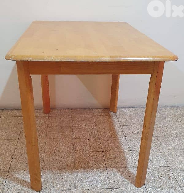 طاولة خشب ٢٠ كيلو  طول ١٢٠ و عرض ٧٥ وارتفاع ٧٥ عتيق  مرتبة وثقيل بيروت 3