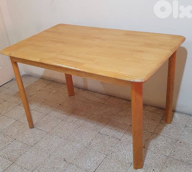 طاولة خشب ٢٠ كيلو  طول ١٢٠ و عرض ٧٥ وارتفاع ٧٥ عتيق  مرتبة وثقيل بيروت 4